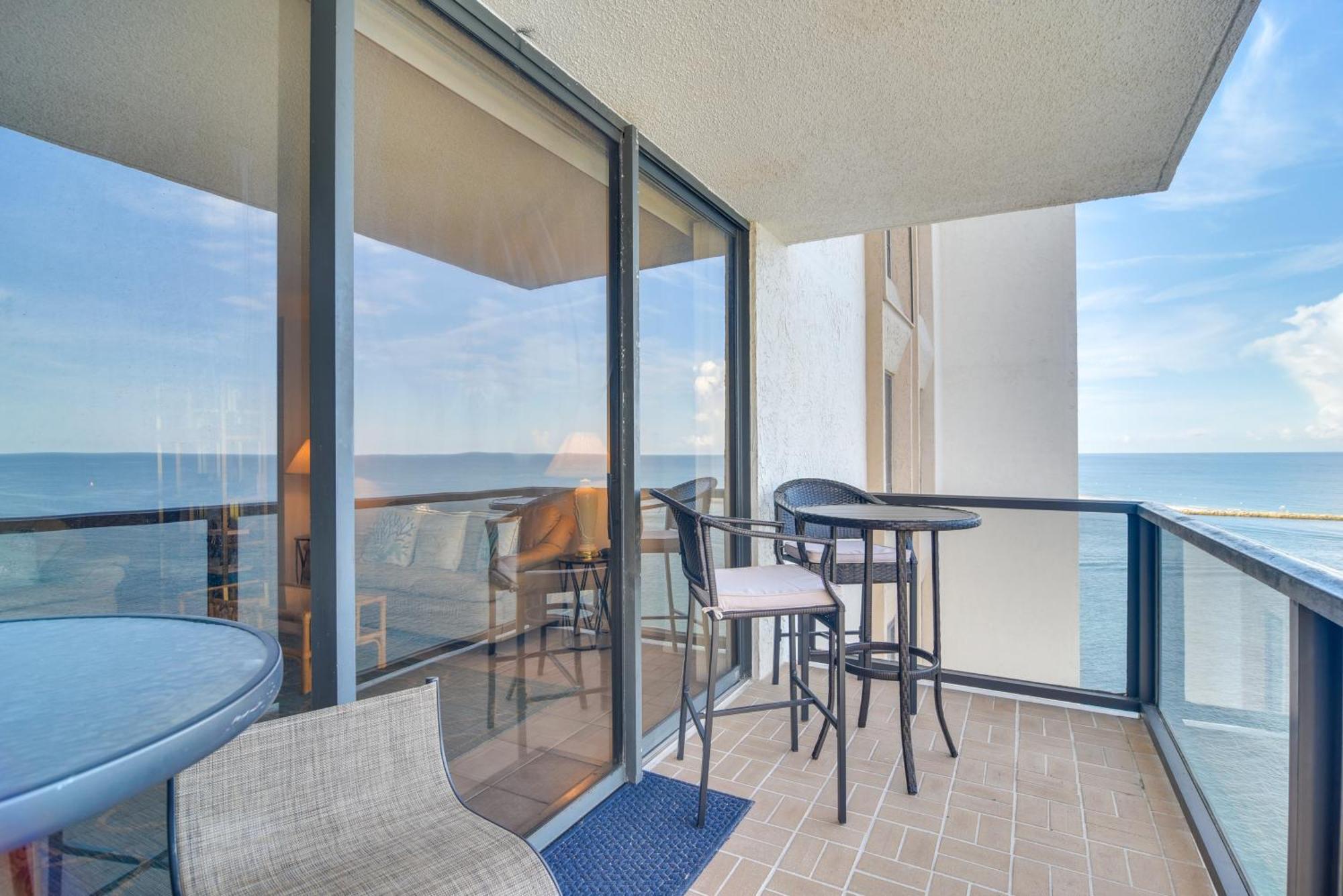 Oceanfront Condo With Balcony And Stunning Views! Clearwater Beach Eksteriør bilde